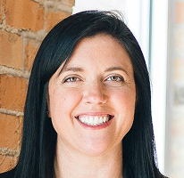Portret van Sophie Hartwell, hoofd van het klantenondersteuningsteam